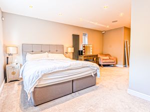 Photo 24- click for photo gallery